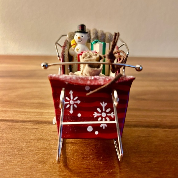 2003 Hallmark Keepsake Ornament "Santa's Magic Sleigh - Picture 2 of 6